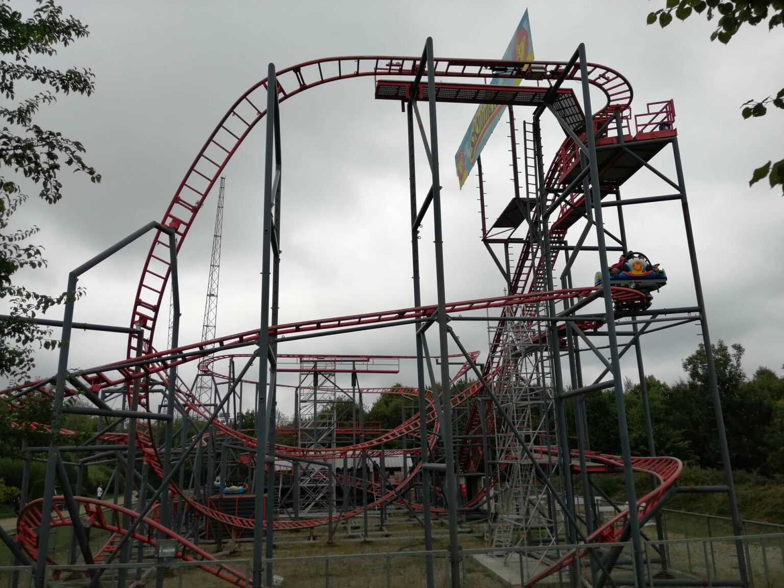 Skyline Park: Der Maurer Spinning Coaster „Sky Spin“ verlässt den ...